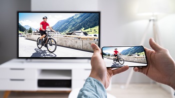 Visualizzare smartphone e PC alla TV